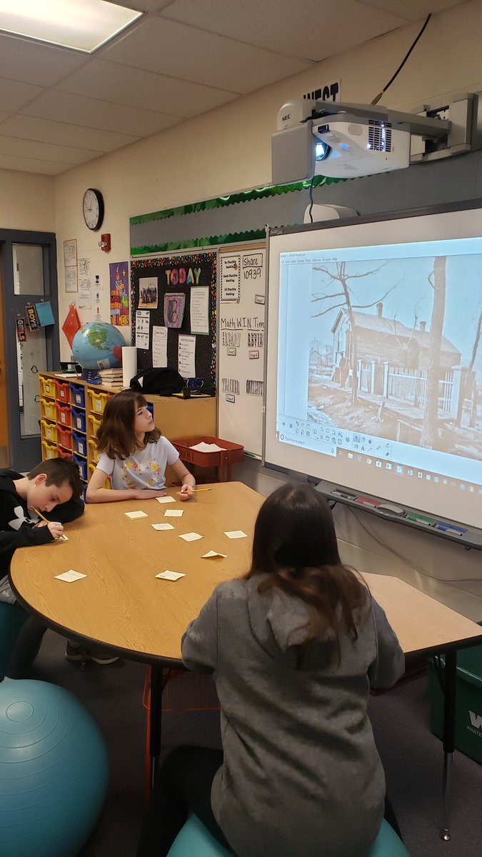 MrsEickman11's tweet photo. Examining photos of 1860s Chicago to learn more about the history of the city. https://t.co/fNhTXIGhXP