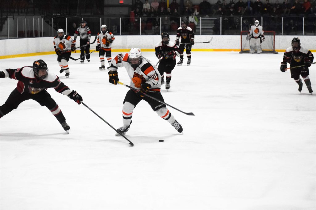 OWGK_EOJHL's tweet photo. RECAP | Golden Knights surrender a late goal in the final minute to drop game two

📝➡️ https://t.co/KREEL86y8l via @ddisipio8 

📷 @MDetre95

Boxscore ➡️ https://t.co/y5MM1KZeI7

#RECAP #OWGK #mGKga #baredown #Tier2Puck #CCHL2Playoffs #ottsports #ottnews https://t.co/LX7ToFRSUf