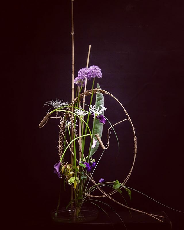 gregorlersch's tweet photo. #standing Bouquet in the #doubleringtechnique .#gregorlerschseminar #nicoleschoolmoscow #structure#alexeijbulatov #photographymasha # https://t.co/zNDZq4LRcb https://t.co/B2o2qXR1dg