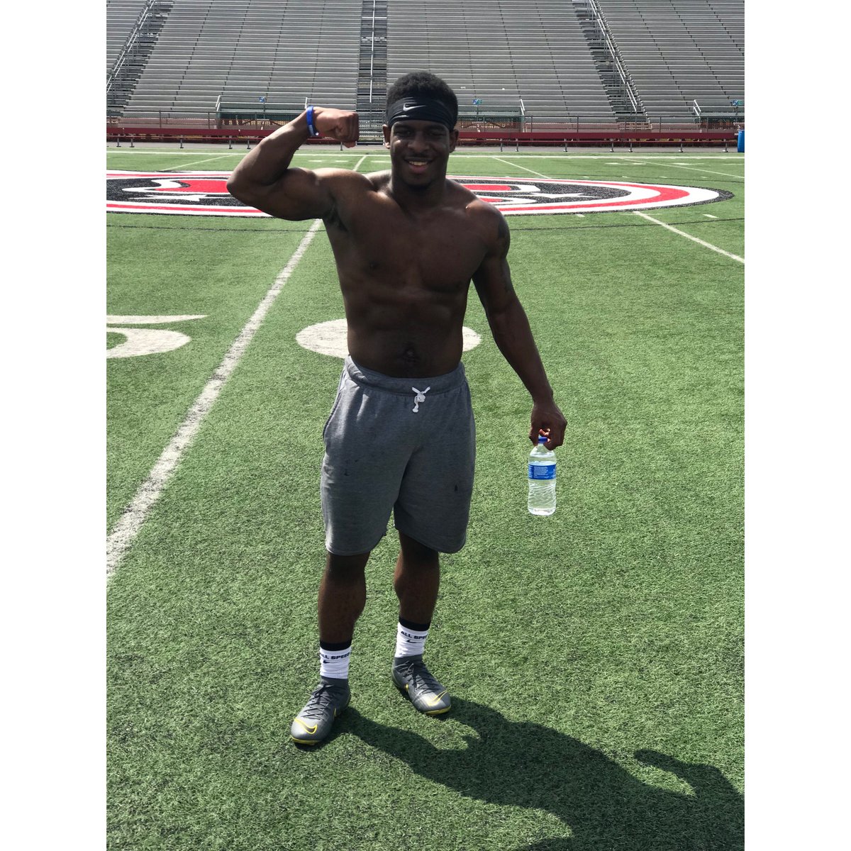 _trainwithjay's tweet photo. “I keep moving, keep hustling till I see improvement. I know I can’t win it all but I can’t keep losing” -Nipsey Hustle🦍💪🏾 #trainwithjay #trainwithjayfitness #trainwithjayfit #texastrainer #texasfitness #trainforimprovement #409fit #409fitness #409trainer https://t.co/lIWkFXEhex