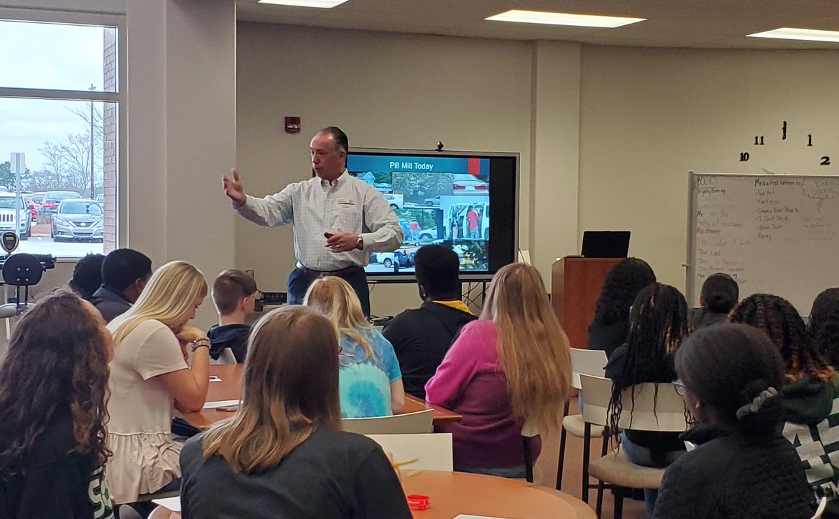 stokes_suzanne's tweet photo. Thank you Officer Highland for educating our forensic associates on drug abuse and how the DEA regulates drugs #myncca #ncca212 #nccapride #ccrtl @TasiaEllis https://t.co/BGvQDxmd7M