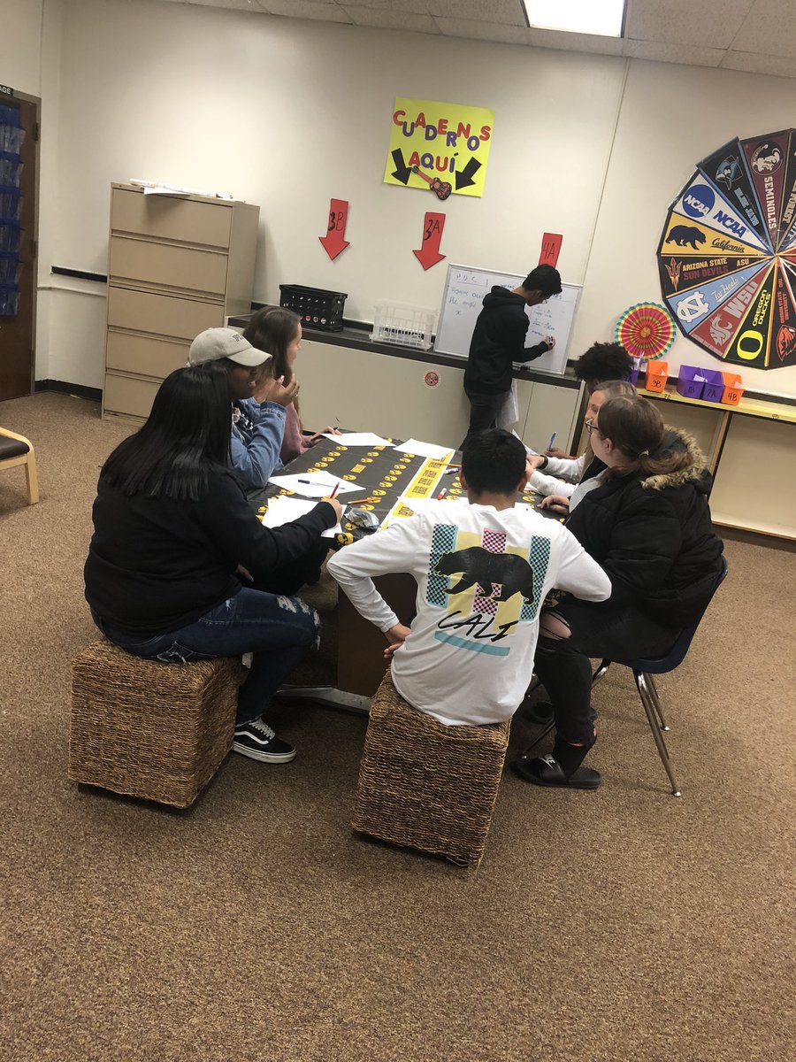 MsGibson40's tweet photo. Mid-week tutorials to help us push through this hump day! Really making progress with our tutors &amp; our groups! #AVID10 #AVIDAACPS https://t.co/jBFMmYDAl4