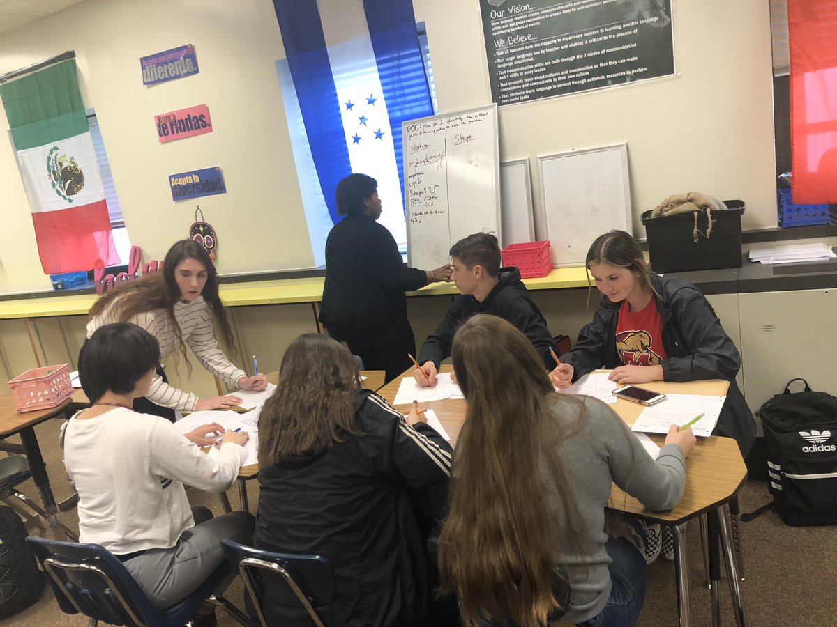 MsGibson40's tweet photo. Mid-week tutorials to help us push through this hump day! Really making progress with our tutors &amp; our groups! #AVID10 #AVIDAACPS https://t.co/jBFMmYDAl4