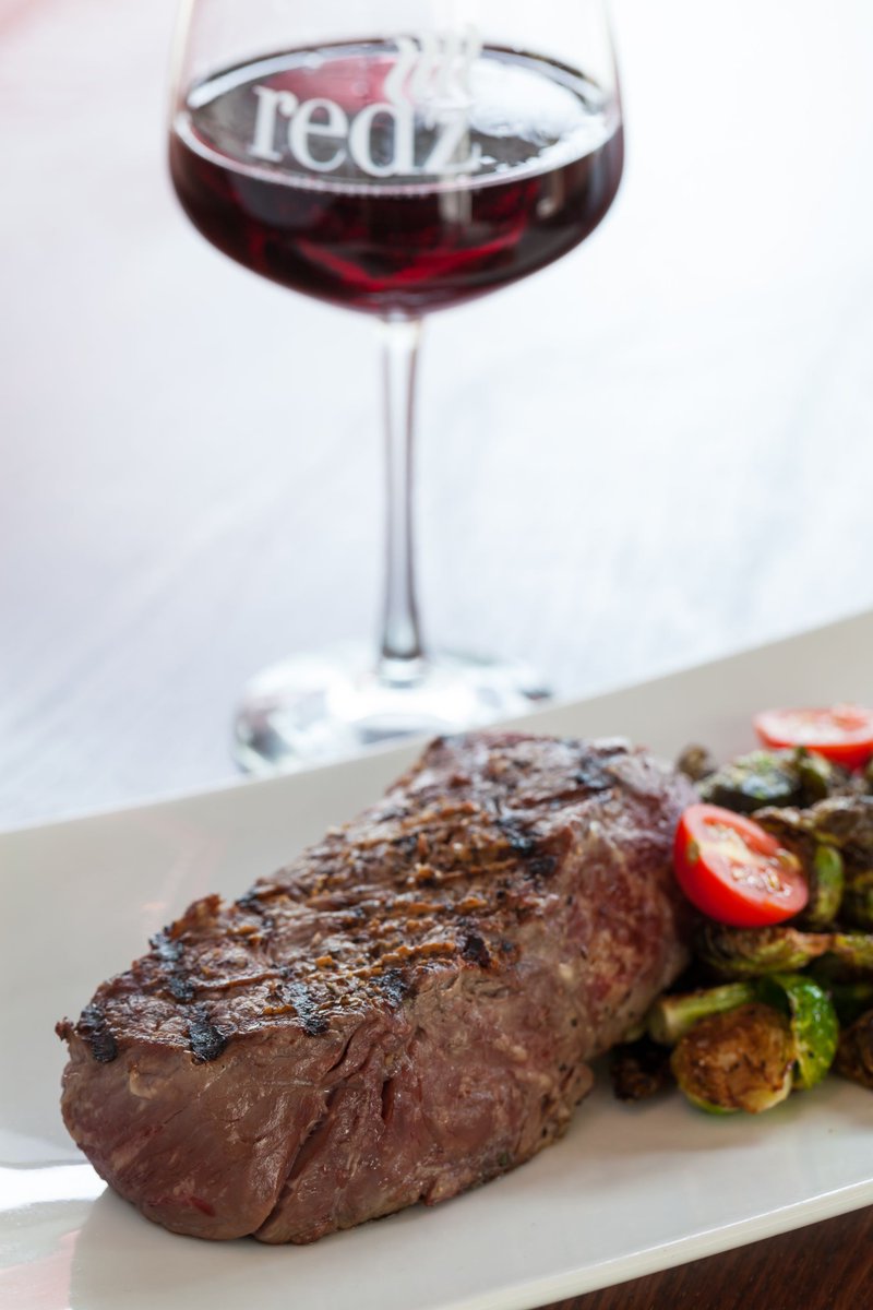 🍷A glass of red or white from Redz Restaurant is the perfect thing to get you through the week! Happy Wine Wednesday 🍷

#redz #southjersey #visitsouthjersey #mtlaurel #njrestaurants #njeats #njfoodie #burlingtoncounty #wednesday #humpday #winewednesday #glassofwine #red #white