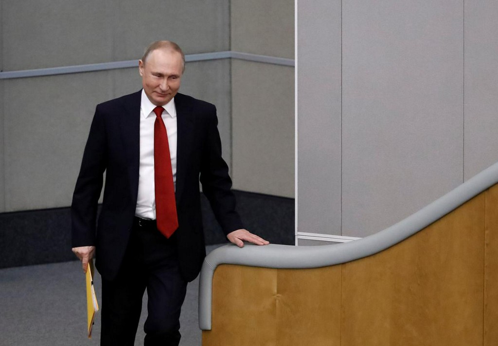 Reuters's tweet photo. Sixteen more years? Russian parliament backs move to keep Putin in power https://t.co/ke0msQsNs7 https://t.co/4PL5EshXTd