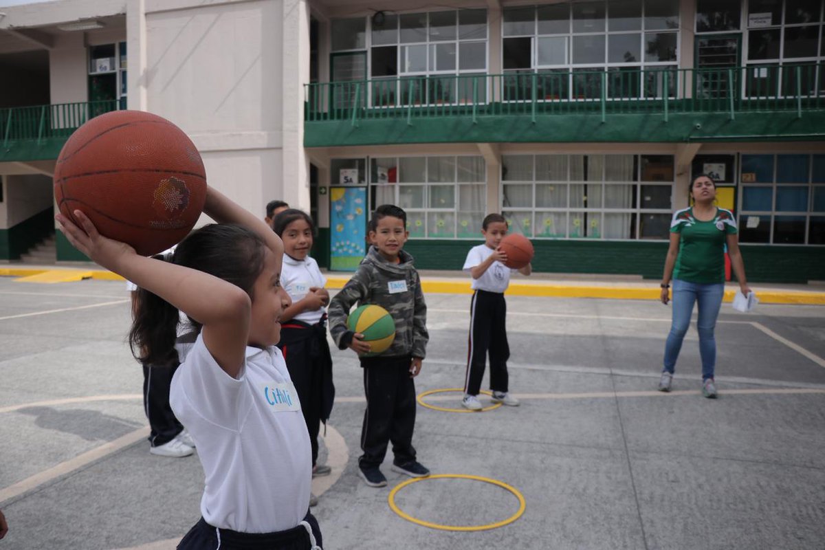 CONAPRED's tweet photo. Como parte de las actividades por el 30 aniversario de la Convención sobre los Derechos de la Niñez, organizamos un rally deportivo para sensibilizar a las niñas y niños sobre sus derechos así como del fenómeno migratorio y la condición de refugio.
#CDN30 https://t.co/rrPeGWDH1Q