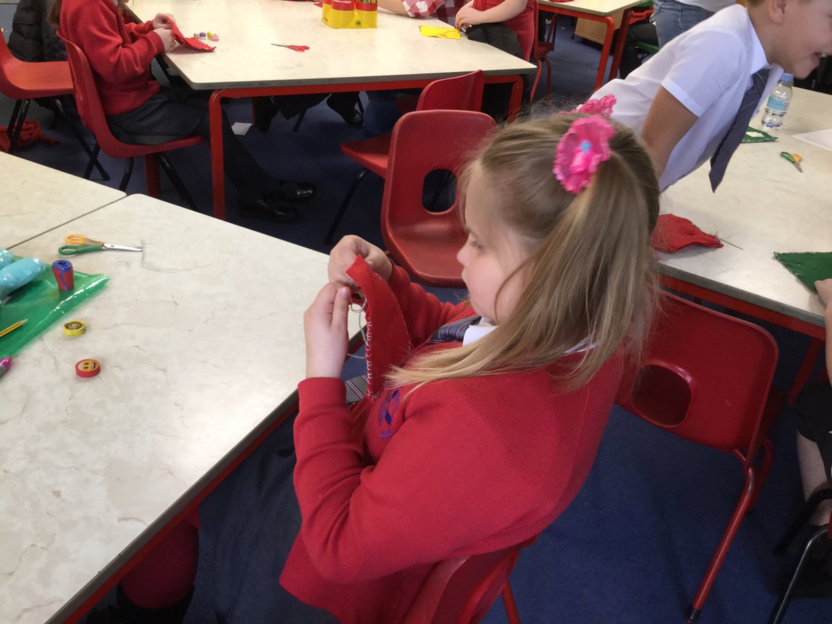 HTAClassDurney's tweet photo. Fantastic sewing work going on in Year 3BH - making Anglo-Saxon Purses for DT. #HTADesignTech https://t.co/KouycsyGj8
