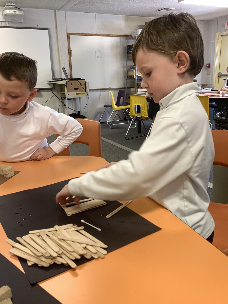 SCS_STEM_Tech's tweet photo. Kindergarten engineers began building their houses today in #SCSSTEM for our #PLTW module! #proudtobealaker https://t.co/YiTJ0JpERl