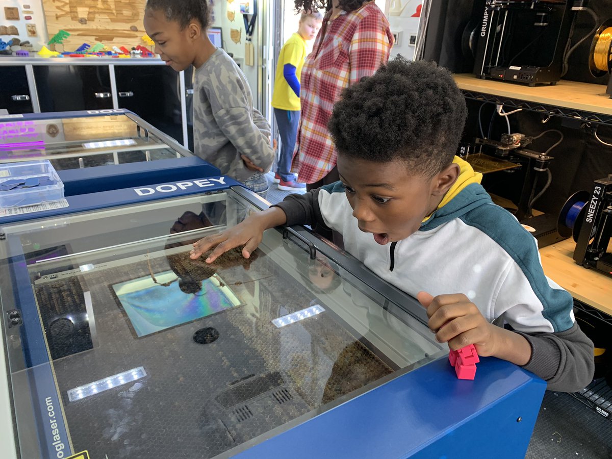 WEstemLADY's tweet image. Right????!!!!! @wefabmobile @WESchools @mrslegerski @WES_EdisonElem @ranger_fab @Southechguy #mobilefablab #fablab