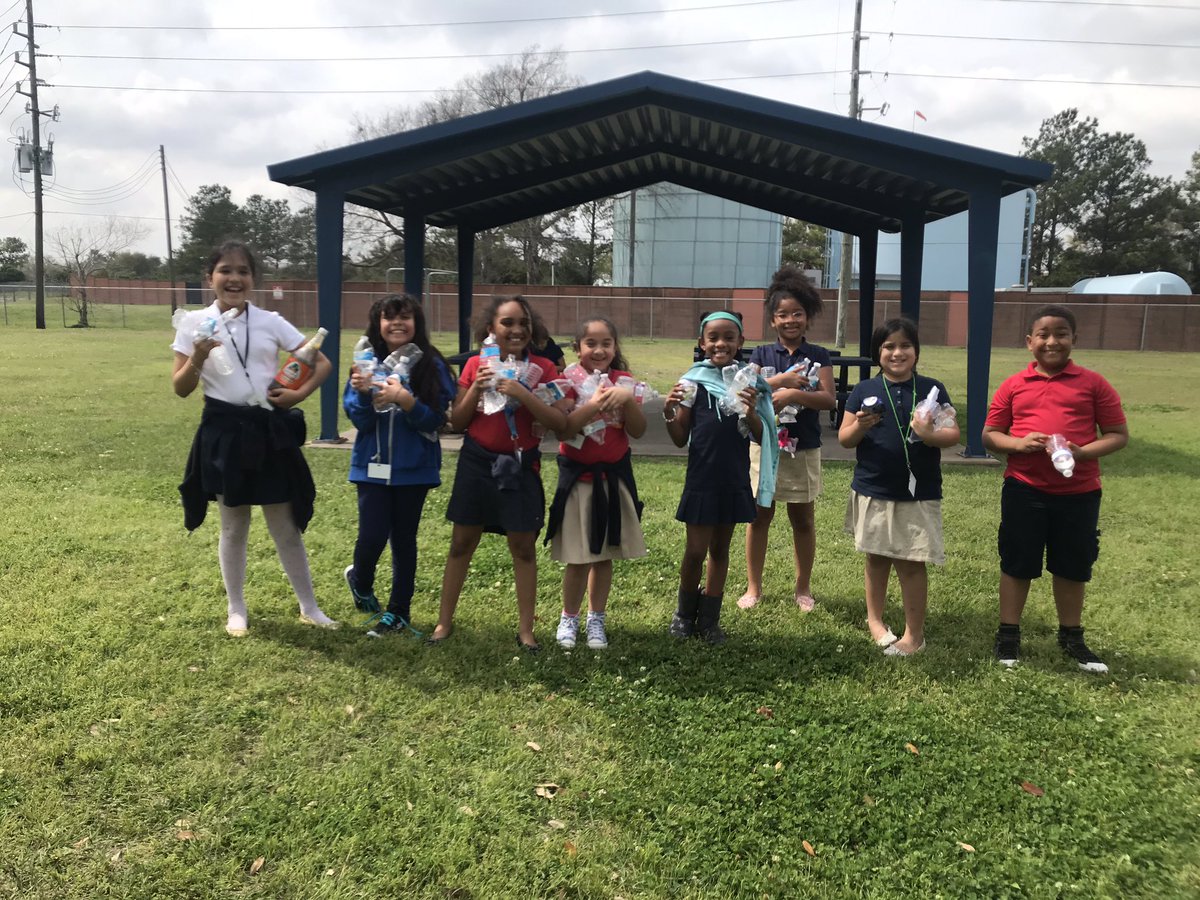 MsGuzman03's tweet photo. Such great community leaders 😁 @ReesStars #ReesRocks https://t.co/u8aRIIHMGZ