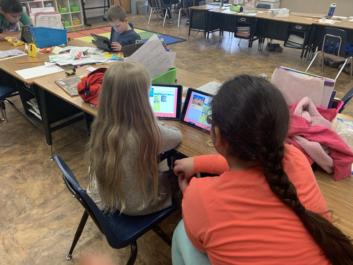 mandanschools's tweet photo. Mrs. Hogan's 3rd-grade class loved Hour of Code! #MandanHourOfCode 💻 https://t.co/ZvDoCrMmZ2