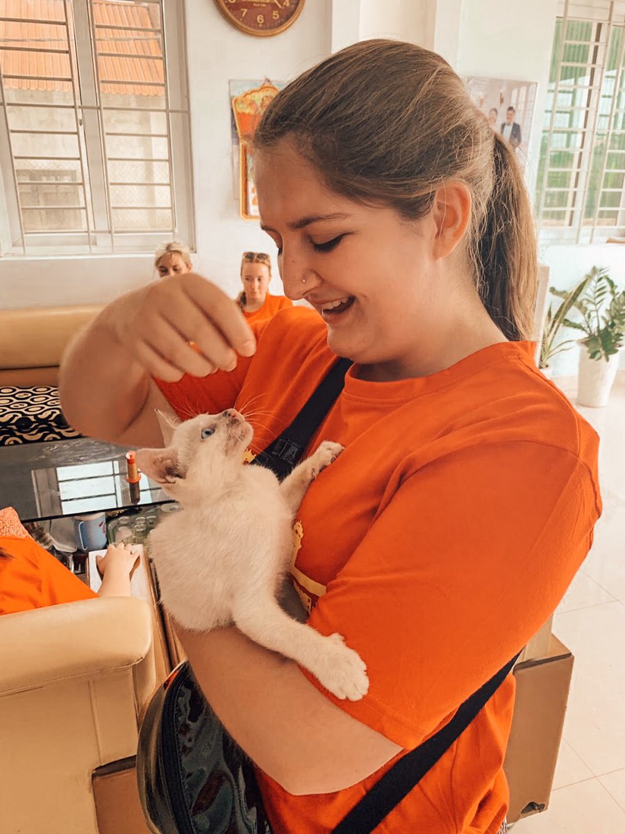 When we said you'll make friends at camp is this what you were imagining?! 😆
So what are you waiting for? Apply today!🇻🇳
hubs.ly/H0nwb8S0