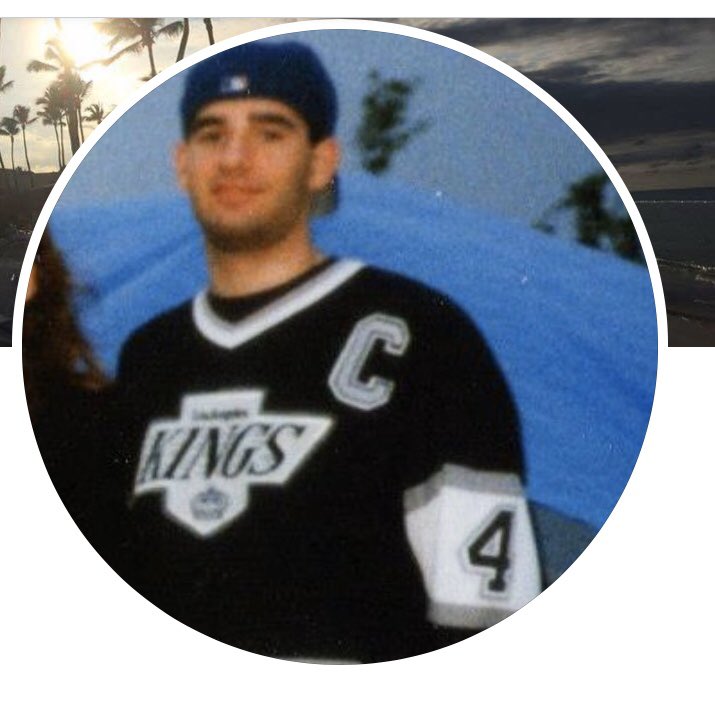 NCLAKINGSCHAMPS's tweet photo. Still one of my favorite jerseys. This is a vintage pic @LAKings #robblake #4 #captain https://t.co/7IGzlLterE