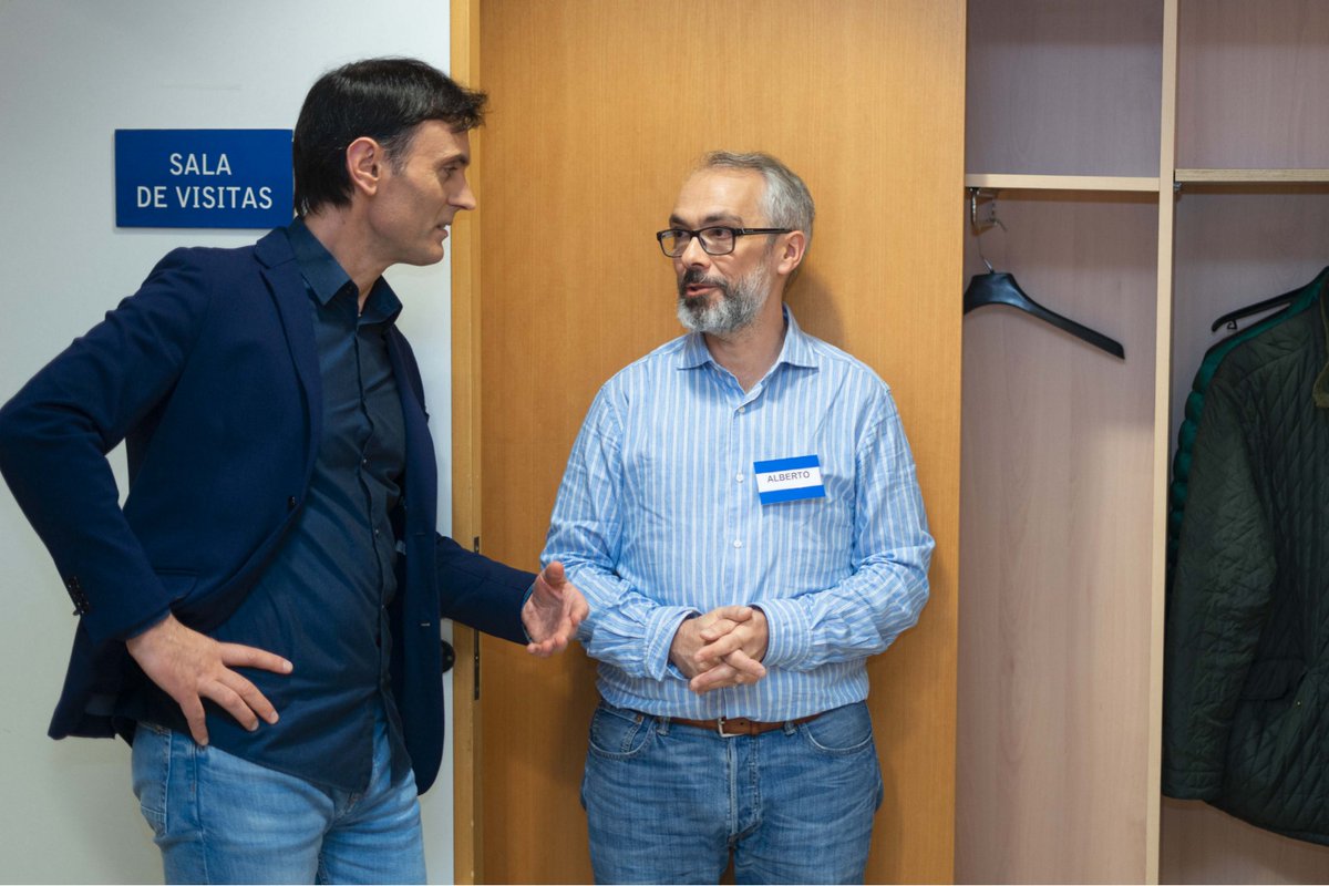 JorgeMiraUSC's tweet photo. Parabéns aos 3 polo altísimo nivel que amosaron hoxe: todo un espectáculo, digno da categoría que teñen.
Demostraron por que chegaron a onde chegaron neste concurso da @TVGalicia
Parabéns extra a Alberto, que demostrou que no #ComaunAllo non hai nada decidido ata a última proba https://t.co/hCqjKEXfTc
