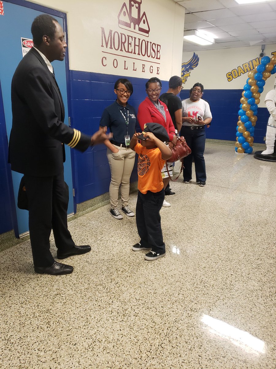 ZGatson2's tweet photo. I want to be a pilot. @WesleyES_HISD @TeamHISD @HISDChoice @msap2017 #MSAP2017 #MagnetSchlsMSA #STEMmatters #TeamHISD #WesleySTEM https://t.co/apNTsy96EN