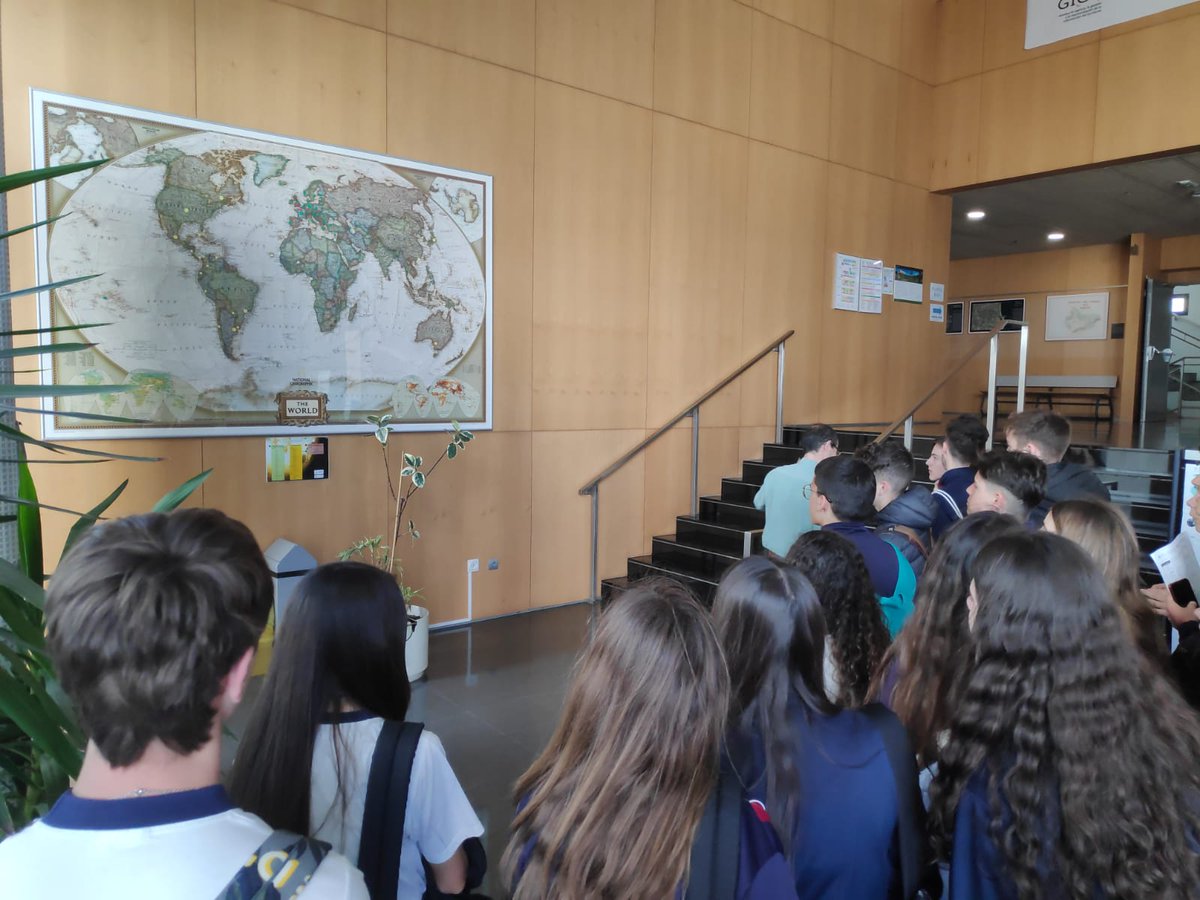santaanaalbal's tweet photo. Los alumnos de 4 ESO participan con un taller de #geomática en el evento central a nivel Nacional del I Día Internacional de las #Matemáticas #IDM314 celebrado en en la @UPV con el lema #matematicasentodaspartes #mathematicseverywhere @RealSocMatEsp @fespm_es https://t.co/x9k2hArzzk