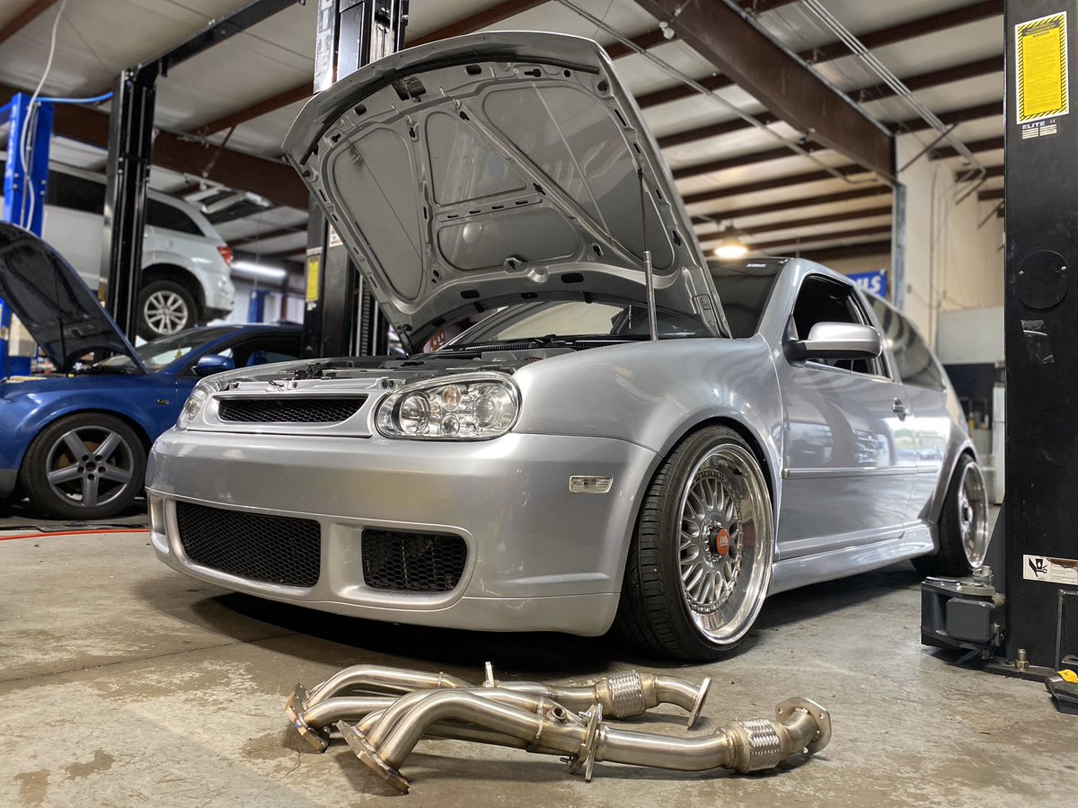 IconicAutoATL's tweet photo. Volkswagen Golf R32 getting new headers installed 🔧🏁

#iconic #automotive #performance #repair #service #liquimoly #volkswagen #golf #r32 https://t.co/E6v5x0yGcE