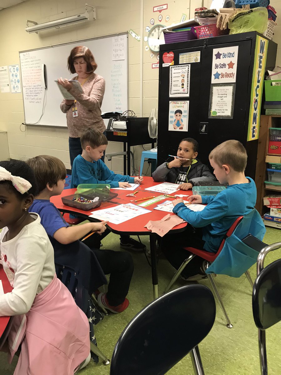 OESrockSTARS's tweet image. K. Park’s class is reviewing subtraction. This kindergarten class is excited about the “minus” sign. #KMATH @suptking