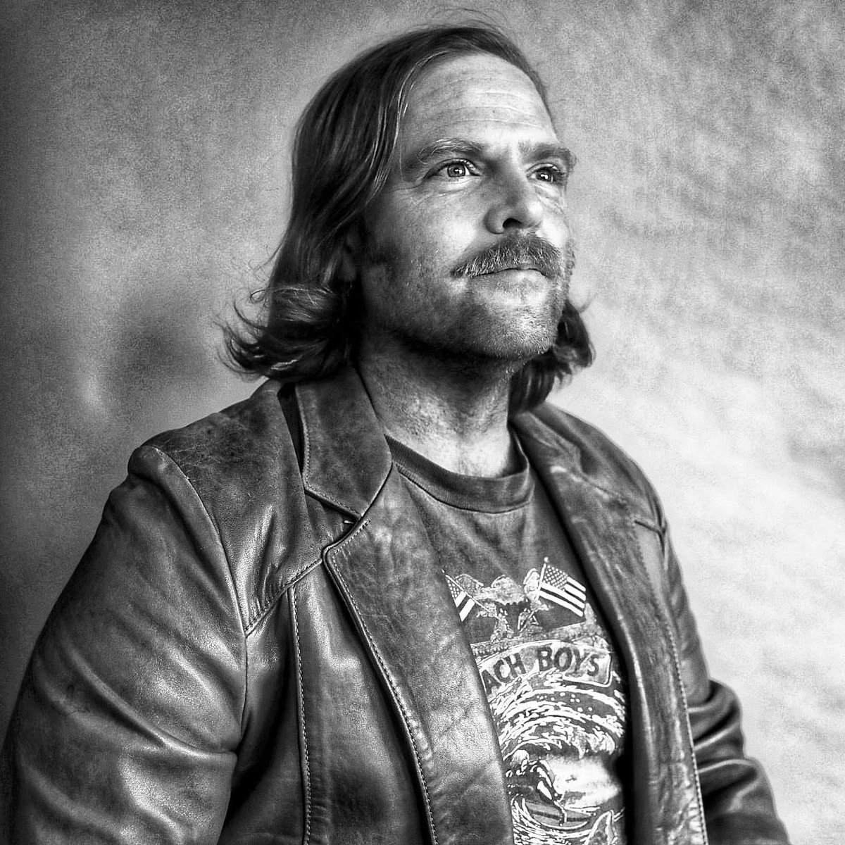 DefunktMag's tweet photo. Our 2nd #featuredreader for tomorrow night is @buffalosean, whose fiction piece, “Future Floods of Houston,” is also set to appear in Volume 3. Sean has been a huge support to us since the beginning, & we’re enthused to see him share his words with us @MelangeCreperie tomorrow! https://t.co/TAkstDURsO