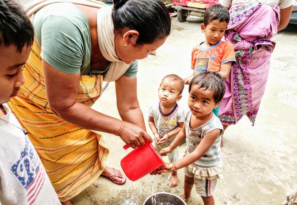 ChirangSbp's tweet photo. Amidst the Coronavirus outbreak, the AWWs of #Chirang #Assam are actively organising handwash &amp; sanitation sessions to sensitize their communities for #PoshanPakhwada2020

 #POSHANAbhiyaan
@PoshanAssam @POSHAN_Official @tini_tatatrusts @SPreraks @SPreraksNE @MinistryWCD https://t.co/pP6Bw4b7jG