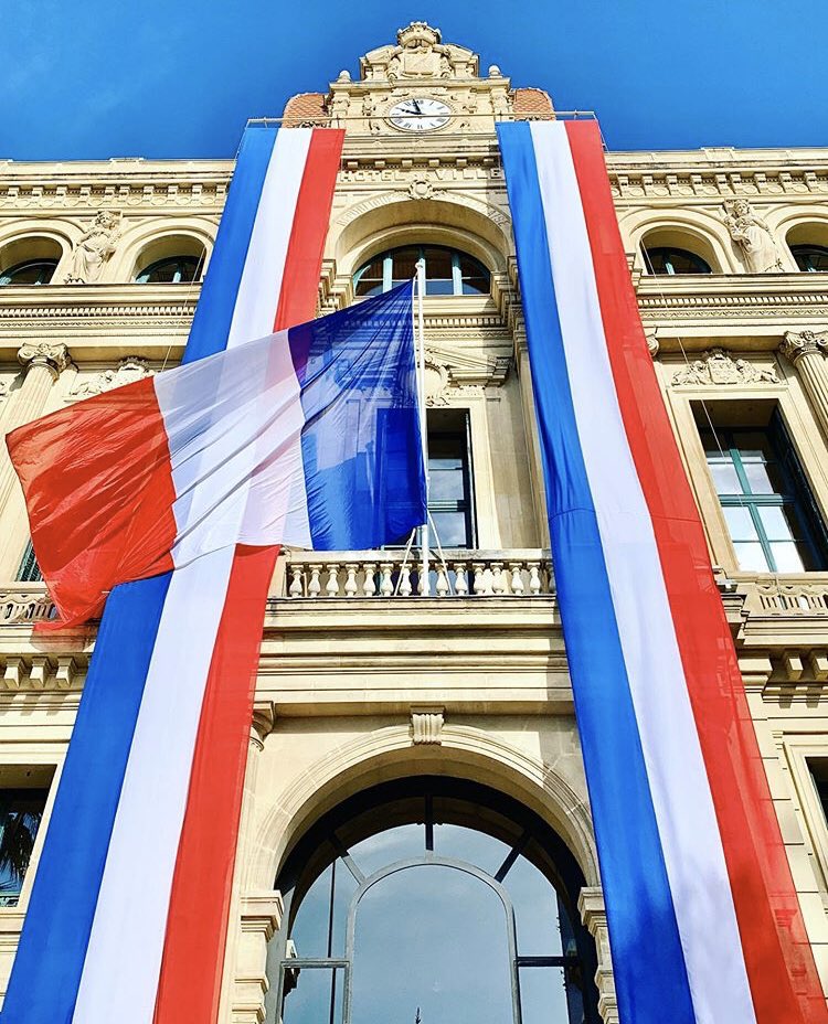 sheclicksnet's tweet photo. Vivid image of the Town Hall in Cannes by Instagrammeangela_harrod_lrps .
https://t.co/0ORI61dI1v
#sheclicksnet #femalephotographers #women #photography #travelphotography #travel #architecturalphotography #civicbuilding #flag #france #frenchriviera #cotedazur #rougeblancbleu https://t.co/skrFpstbr8