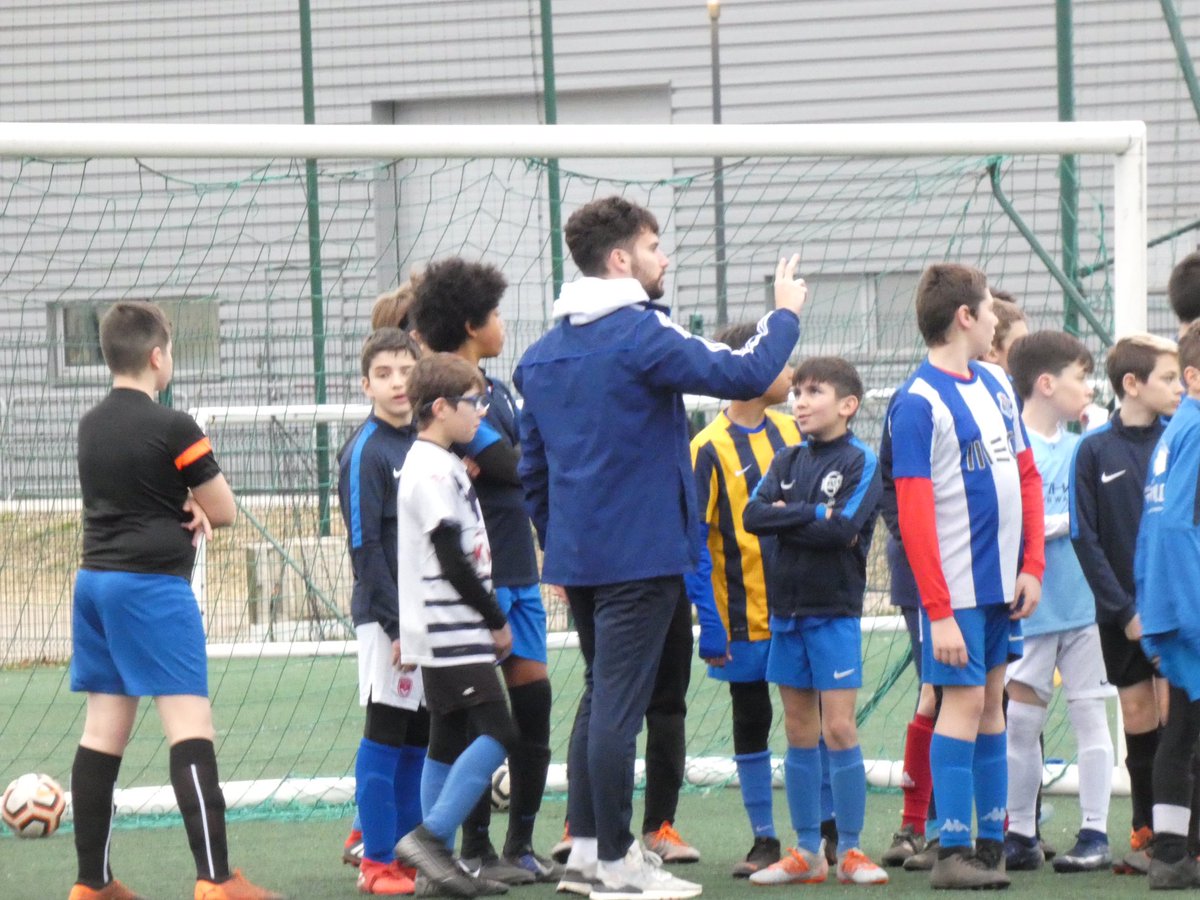 LigueFootballNA's tweet photo. [Formation] 📚 Certification du #CFF2 des #BMF #Apprentissage au Centre Technique du #Haillan ⚽️ https://t.co/gmc8yyFSFq