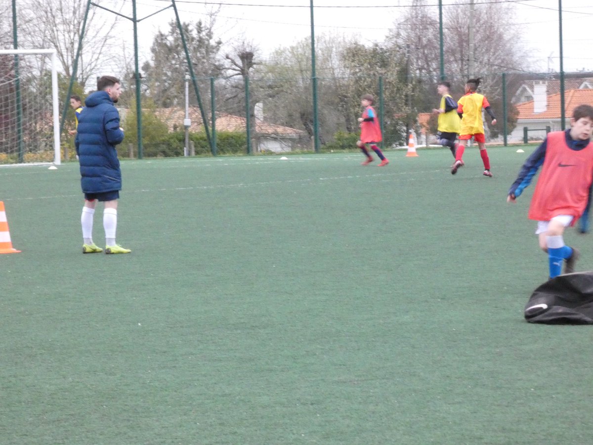 LigueFootballNA's tweet photo. [Formation] 📚 Certification du #CFF2 des #BMF #Apprentissage au Centre Technique du #Haillan ⚽️ https://t.co/gmc8yyFSFq