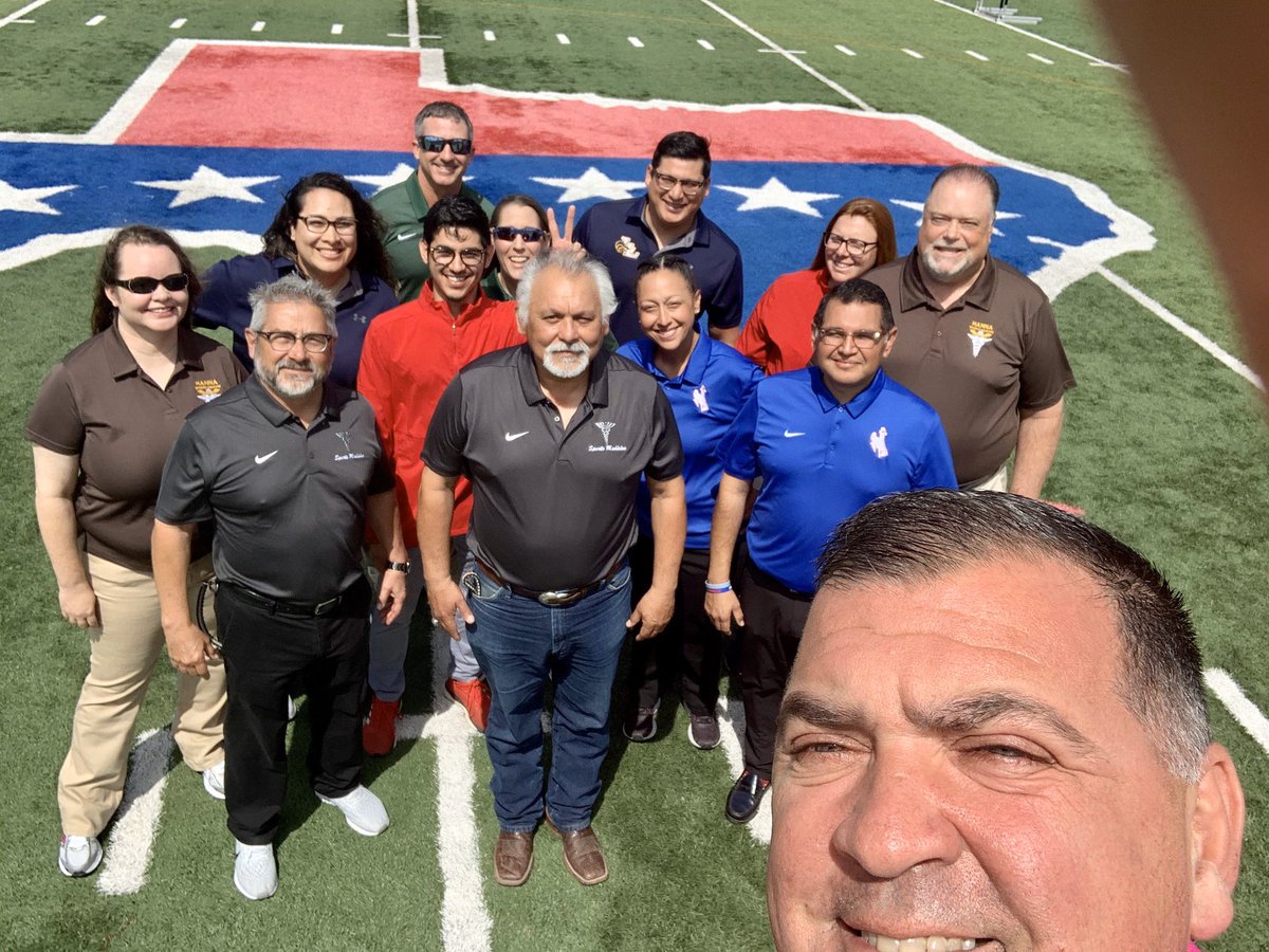 Gilbert_d_leal's tweet photo. Best Athletic Trainers in Texas. Thank you for keeping our athletes safe and healthy. @BISDAthletics1 https://t.co/Z8mZm9HolA