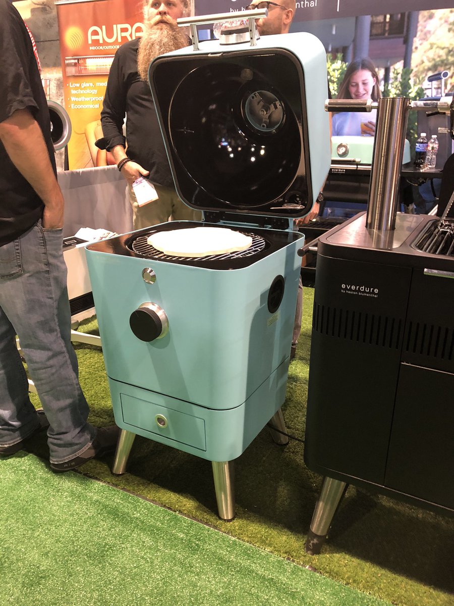 Carla_Aston's tweet image. Color is coming outdoors! Seen at #kbis2020  #kbtribechat