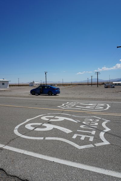 planeaconlena's tweet photo. 📢NuevoPost!!📢 La realidad sobre el #CarnetInternacional para circular por #EEUU. A pesar de contradecir a cientos de compañeros bloggers😂os diré que: No es obligatorio siempre! Conduje por California y Las Vegas sin él😱#roadtripusa ➡️https://t.co/7AJefDEGty⬅️ https://t.co/NIkJXmTpC1