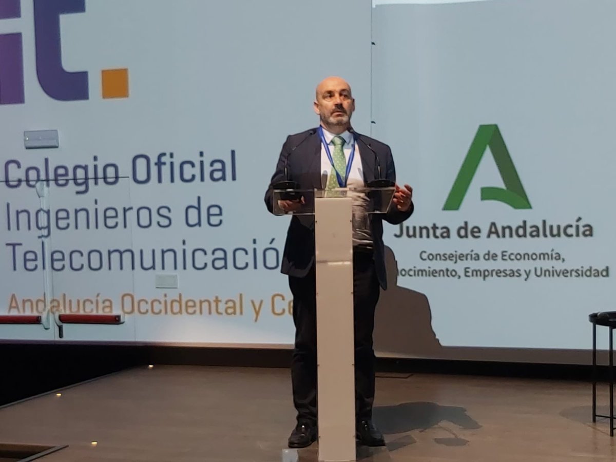 Gracias al colegio de  Ingenieros de Teleco <a href="/coitaoc/">Ingenieros de Teleco</a> por invitarme a participar en las jornadas de  #24HORASSMARTCITY . Hemos analizado ejemplos de proyectos desarrollados por @sdosTIC sobre la innovación en el sector de consumo