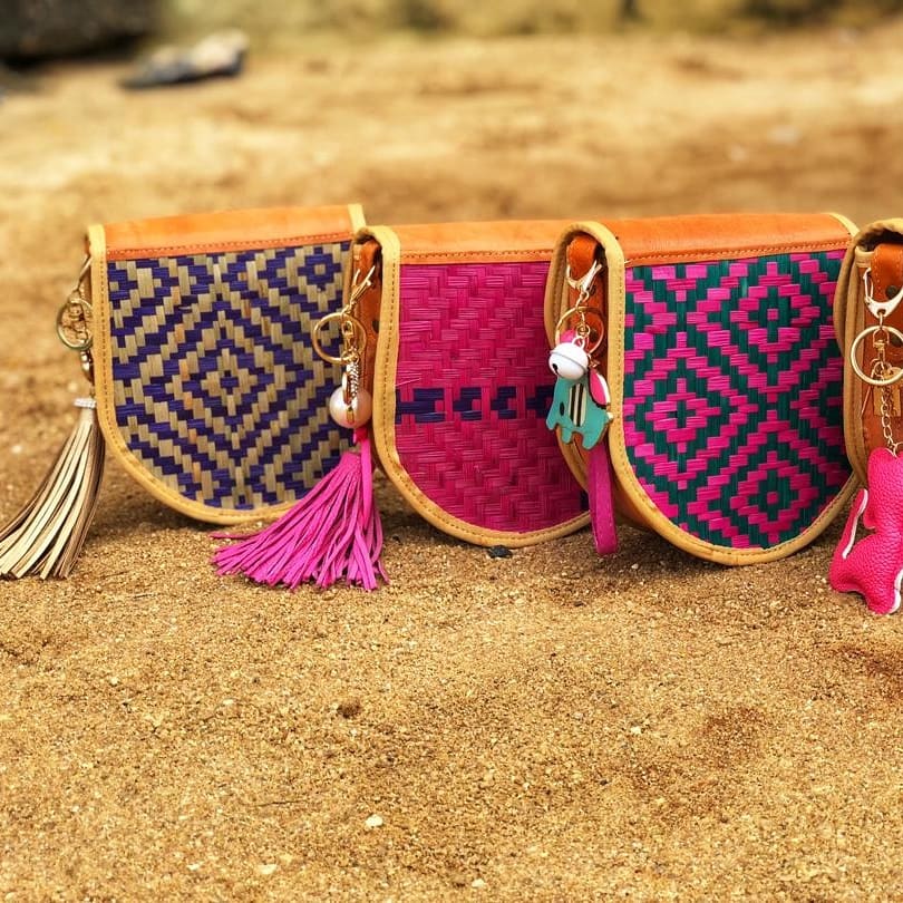 ConceptsEstera's tweet photo. Get an outstanding look with these colourful Thaumatococcus Daniellii mat cross bags 🥰🥰🥰🥰

 #mat
#matwork
#madeinnigeria
#handmade 
#matweaving 
#thaumatococcussdaniellii 
#thaumatococcusdanielliimat 
#crossbag
#saddlebag https://t.co/tYAujmENLJ