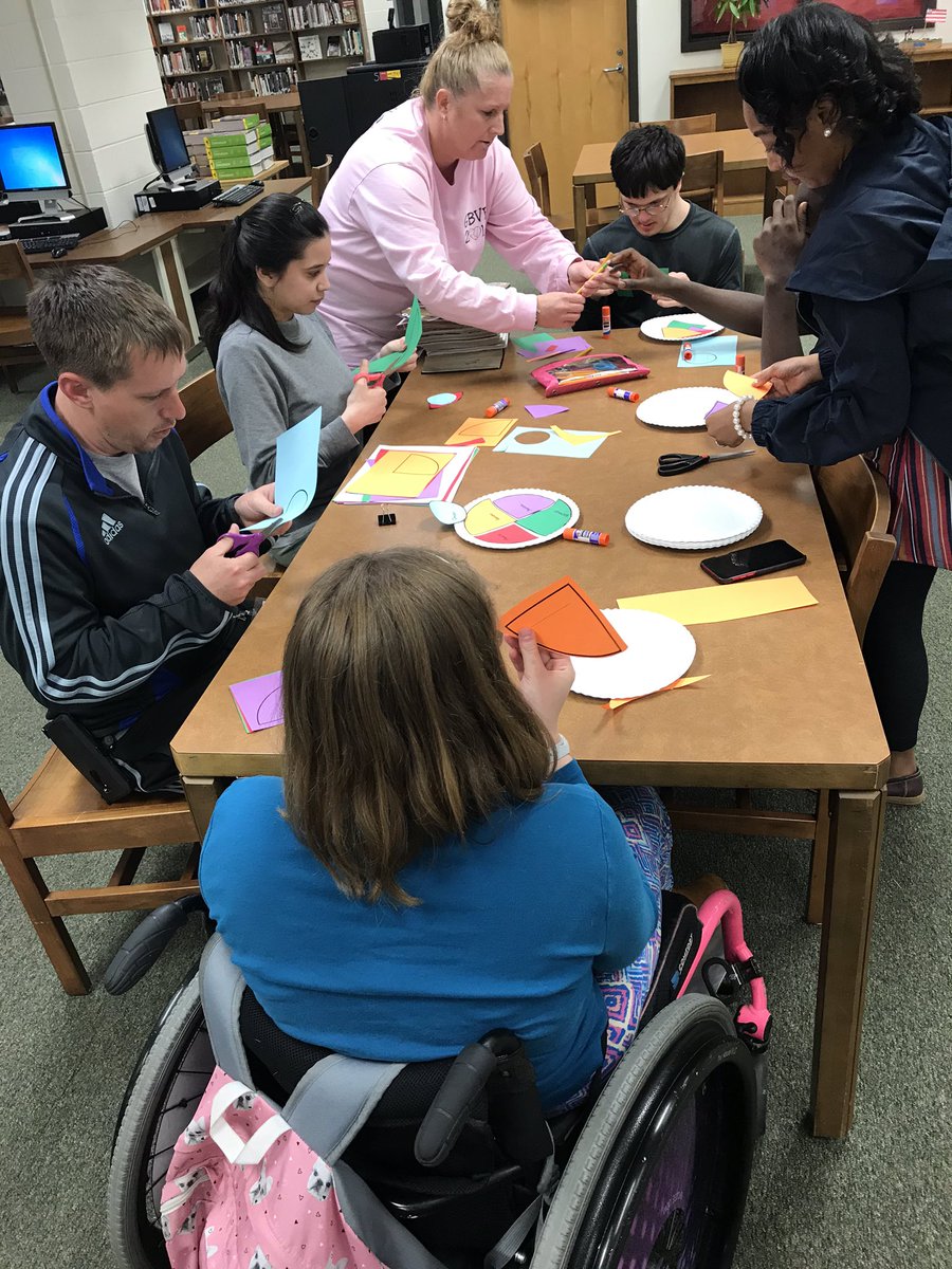 gbcatslibrary's tweet photo. Mrs. Strickland’s Adaptive PE class enjoyed learning about nutrition! @Gbhwildcats https://t.co/EjE4Zb2vJD