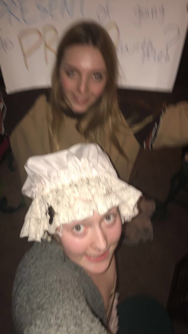 adele_mial's tweet photo. @WHS_PromPlanner just a wee peasant going to prom with milady https://t.co/DrRt0EPaL4