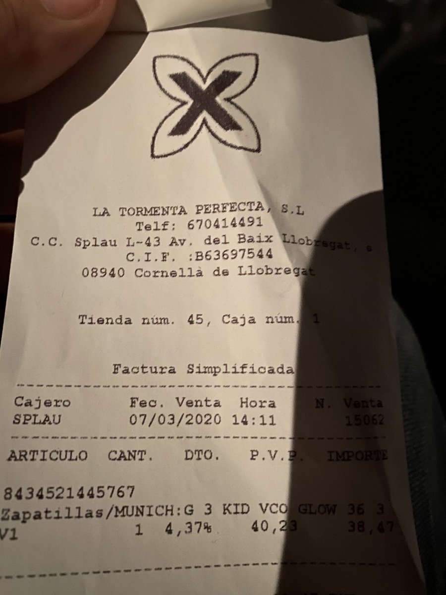 marc_beltran's tweet photo. Família consumidora habitual @munichsports marca vambes d la nostra comarca. Un orgull

Dissabte 7 de març en compro pel meu fill de velcro tot i q normalment dona problemes pq Encara No n’hi ha de la seva talla amb cordons.

Dimecres 11 velcro trencat parcialment pel cosit (1/2) https://t.co/tWFGJeCr5U