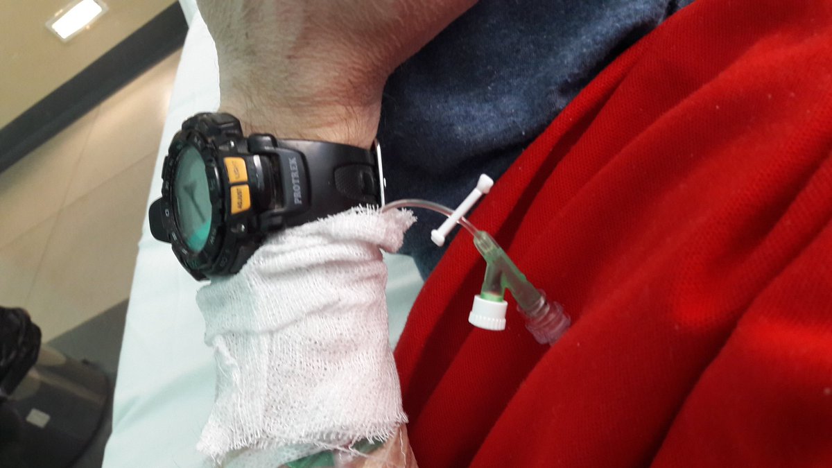 da_gamb's tweet photo. Questi mesi si sono improvvisamente complicati e chiamano a raccolta chi già prima era al mio fianco. Ho però modo di farlo riconoscendone il valore per sentirli ancora più vicini. https://t.co/ADmkaRXu4T