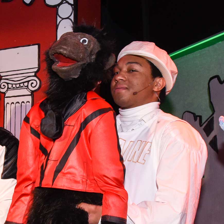 Happy birthday to Bubbles the chimp! Come see his puppet doppelgänger at our show!
#Bubbles 
Tickets: bit.ly/32lkc5c