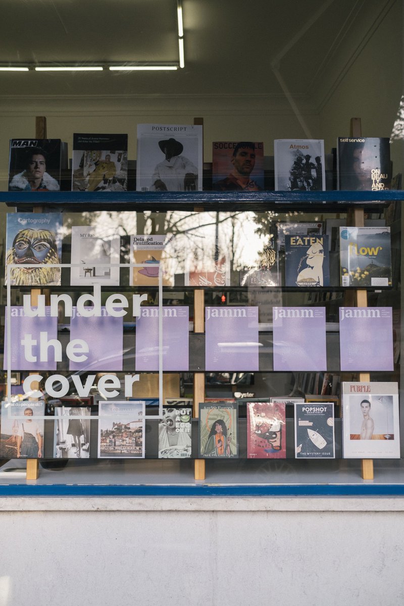 jammpt's tweet photo. Sabiam que na @underthecoverPT , em Lisboa, podem comprar a nossa jamm e outras super revistas?⁣
⁣
de segunda a sexta das 11h às 19h, e ao sábados das 12h às 18h.⁣
⁣
E os vossos olhos ainda têm a sorte de ver esta montra bonita, damn. https://t.co/9TS0pEwSk3