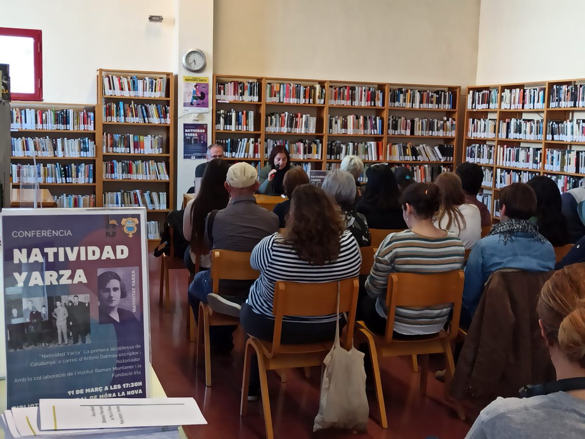 bibliomln's tweet photo. Brillant i concorreguda conferència de l'escriptor Antoni Dalmau dedicada a la figura de Nativitat Yarza, aquest dimecres 11 de març a la nostra Biblioteca. 
La presentació va avanr a càrrec de la Sra. M. Carmen Jiménez, directora de l'Institut Ramon Muntaner. https://t.co/bigk1lWv8q