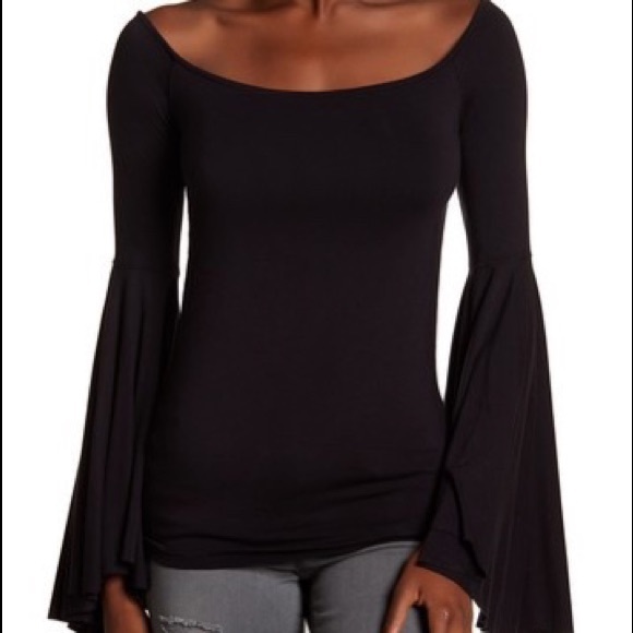 jbunae's tweet photo. So good I had to share! Check out all the items I'm loving on @Poshmarkapp #poshmark #fashion #style #shopmycloset #freepeople #lululemonathletica #roxy: https://t.co/XRs4eMDt6b https://t.co/IhVRJWOrfV