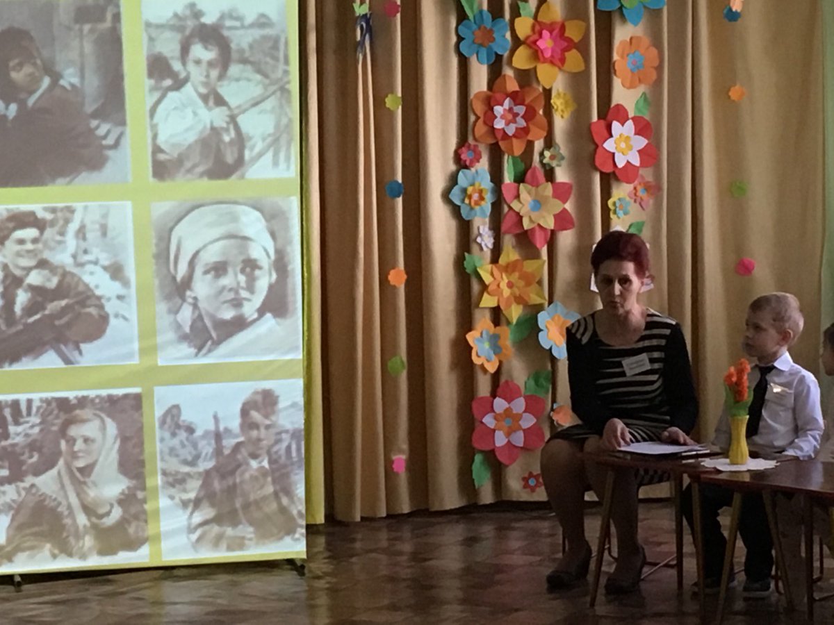 В рамках реализации проекта "Вахта памяти" 11 марта с воспитанниками старшего дошкольного возраста д/с "Гармония" проведена конференция "Маленькие дети большой войны". В ходе мероприятия дошкольники познакомились с подвигами детей-героев в годы ВОВ, оформили "Книгу памяти".