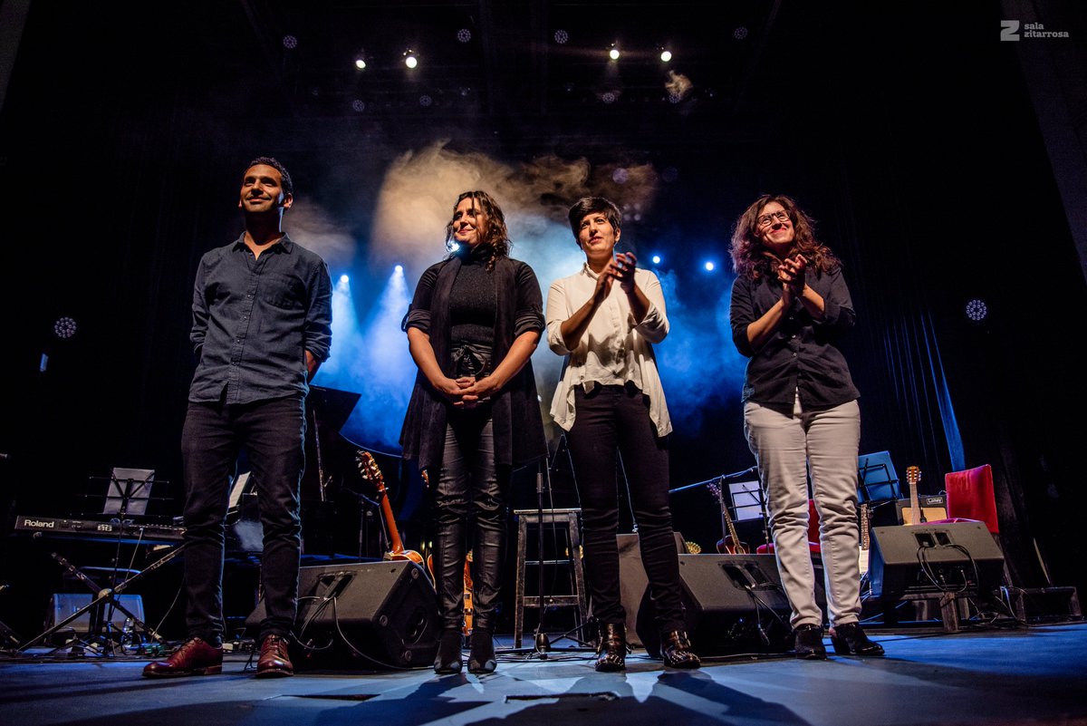 SalaZitarrosa's tweet photo. En el día de ayer homenajeamos a Don Alfredo Zitarrosa en el marco del #CicloEllaZ, en una noche muy emotiva con la voz y la música de ella: @MalenaMuyala. ¡Gracias por acompañarnos! 🙌
#música #cultura #marzo #temporada2020 #AlfredoZitarrosa #HomenajeAlfredoZitarrosa #ellaz2020 https://t.co/9LczKGuPDn