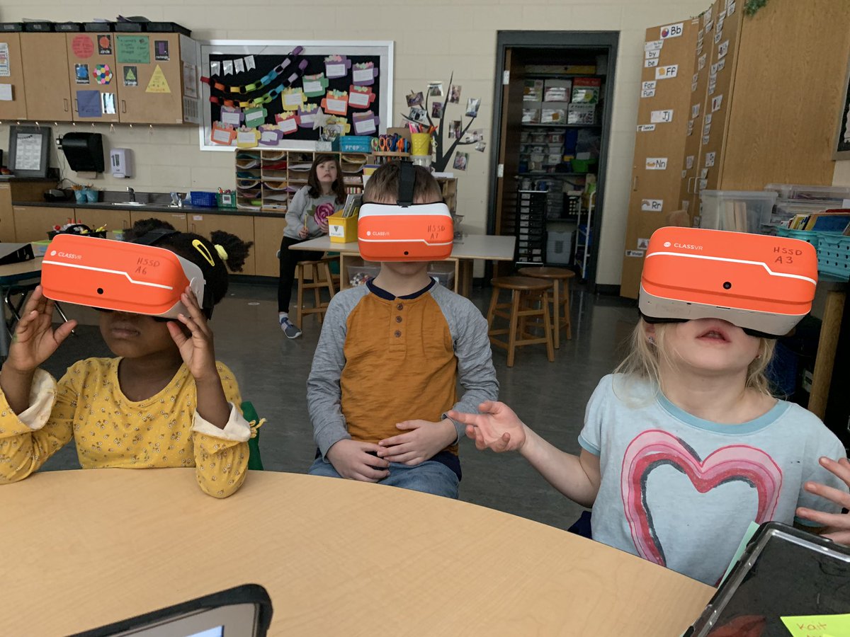 BloominKinders's tweet photo. Kinders experiencing weather and seasons around the world through our VR glasses @howard_huskies  @amylaro https://t.co/sn4OkGe4jY