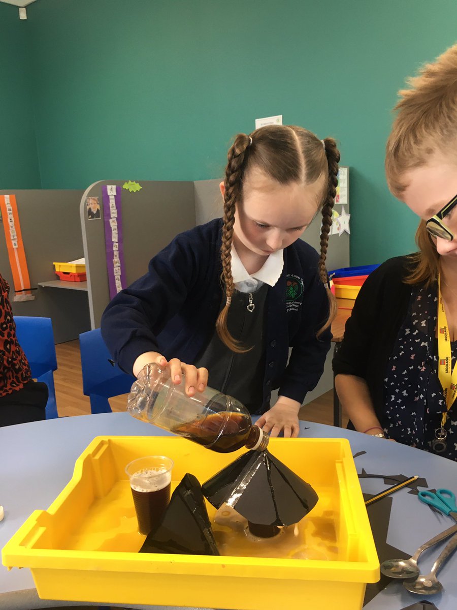 SpringboardSCPS's tweet image. We have been having fun creating an exploding volcano 🌋 and building bridges this afternoon #Springboard #Springcottagescience #STEM