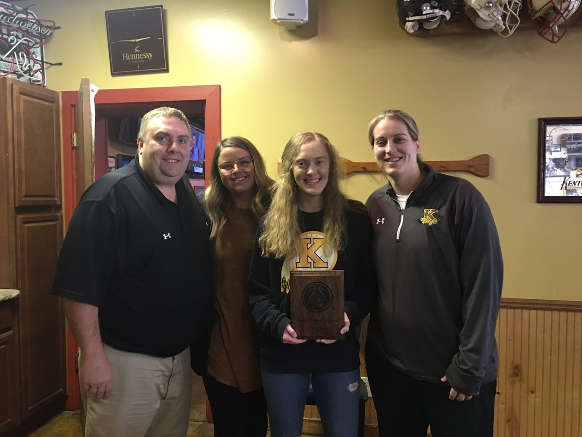 chrishunsaker1's tweet photo. Senior player of the year Leah Fredrick #courttalk Congratulations Leah!!@KHSGirlsBball https://t.co/6B7vMfs0iT