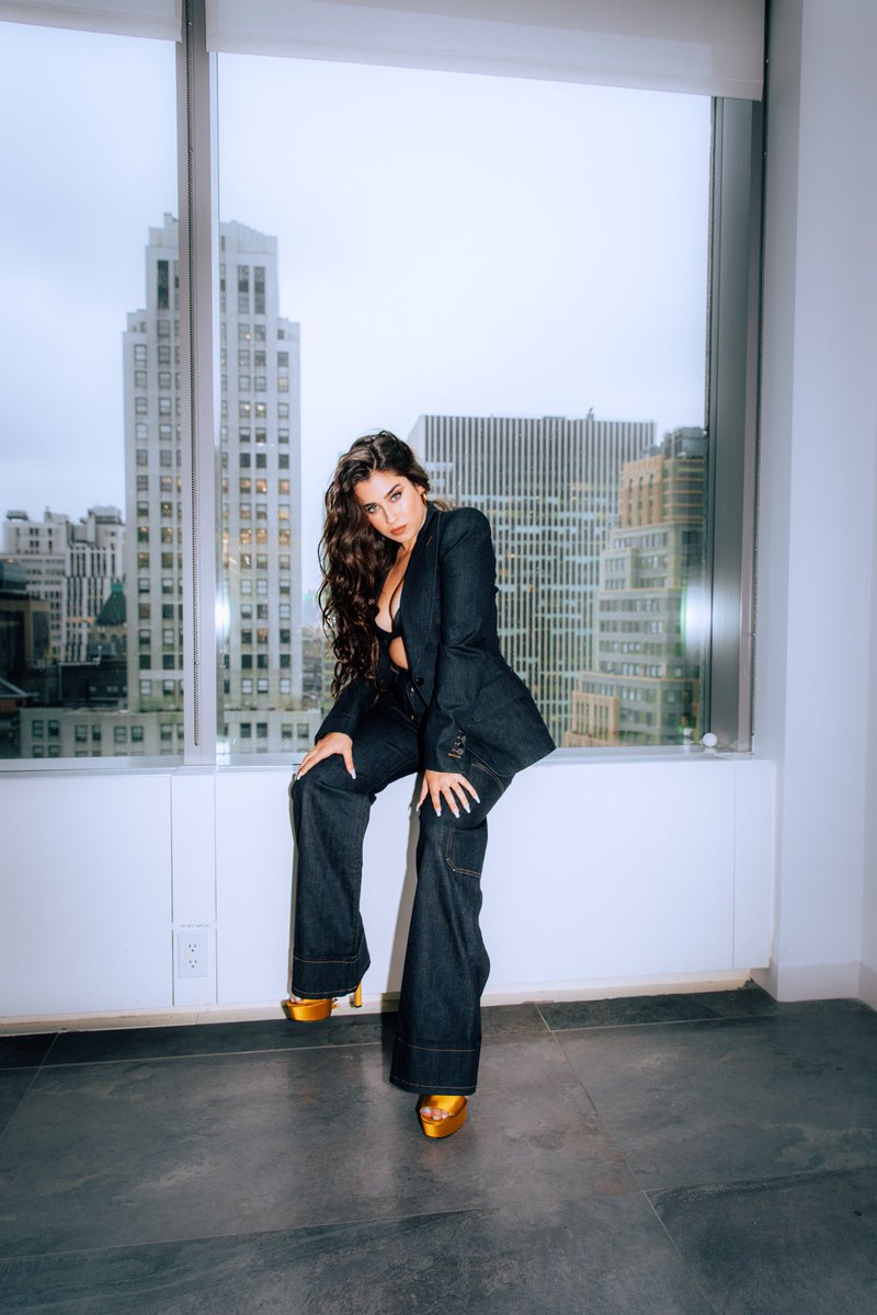 LaurenJauregui's tweet photo. NYC 📷: @katiatemkin https://t.co/l4w7etpRbt