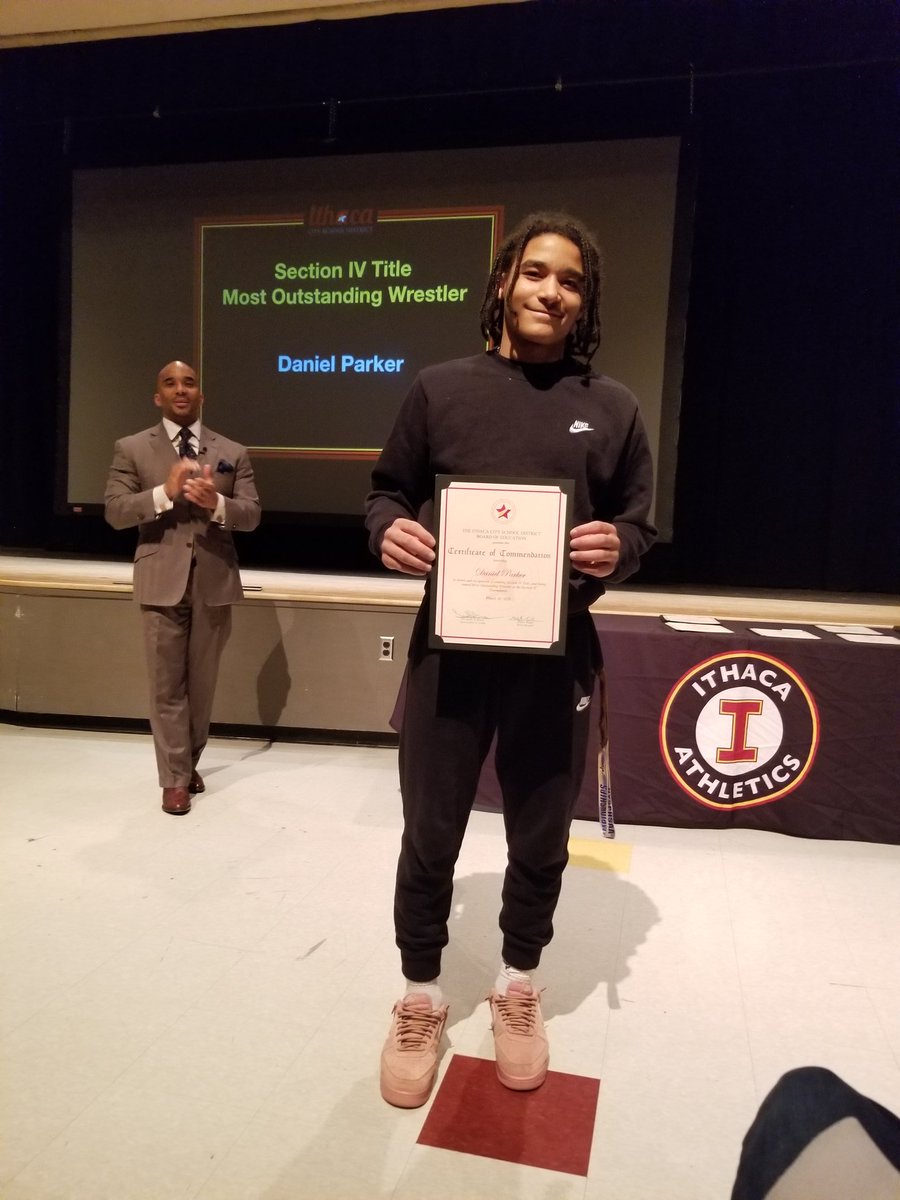 evans_vevans's tweet image. These photos show some of the incredible kids at Boynton Middle School who receive Certificates of Commendation from the ICSD BOE last night for outstanding accomplishments. #ICSDEquity #IthacaNYSchools @BoyntonMSIthaca @LWrightICSD