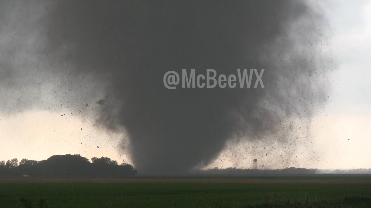 McBeeWX's tweet image. Close-range shot of a #tornado in the Pilger, NE area on 6/16/14. #wxtwitter