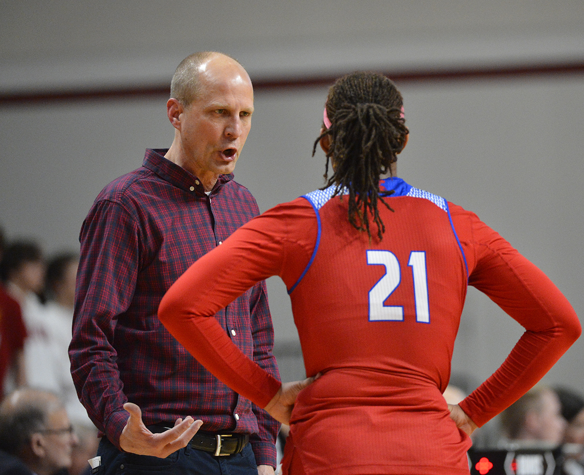 BreakdownUSA's tweet photo. Final from the @MSHSL Class 3A state girls' hoops quarterfinal at Maturi Pavilion:

#4 Simley 70, #5 Holy Angels 62

@SimleyGBB
@AHAGirlsBBall
@PGHMinnesota @BreakdownGBB
@BreakdownUSA https://t.co/dyOR6IZnav