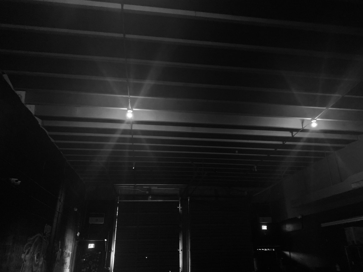allangallego_'s tweet photo. Proper warehouse vibes for CONEXION! #MMW220 #rechno #miami https://t.co/uQjYZ45vSh